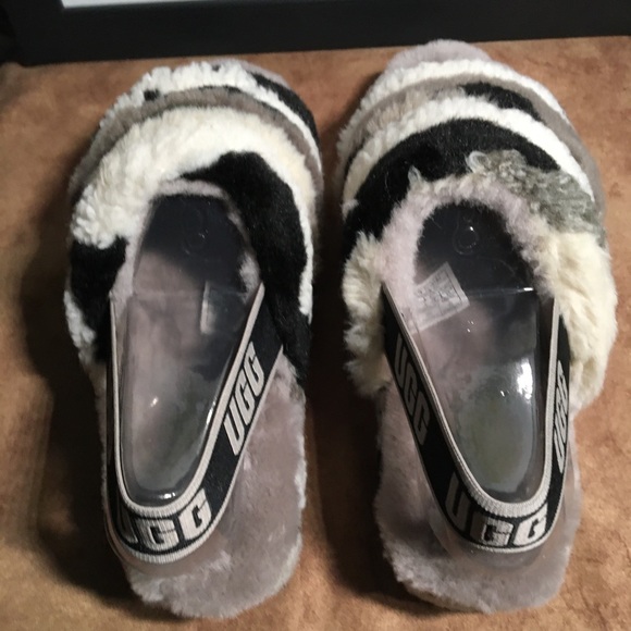 UGG NIB AUTHENTIC FLUFF YEAH BLACK & GRAY SLIPPERS - Picture 7 of 15